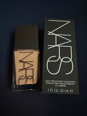 NARS Light Reflecting Foundation LANAI-Medium 2.25 New in Box Full Size